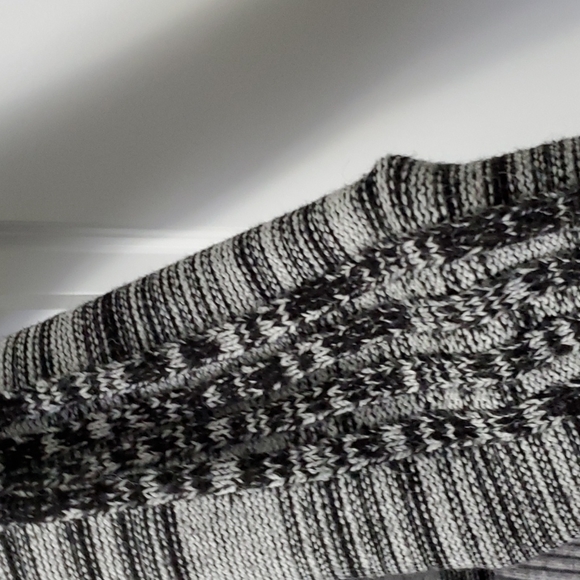 Li Wali sweater - Picture 5 of 6